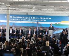 O governador Carlos Massa Ratinho Junior recebe  em Foz do Iguaçu, o presidente Jair Bolsonaro e o presidente do Paraguai Mario Abdo Benítez para o lançamento da pedra fundamental da segunda ponte entre Brasil e Paraguai, em cerimônia  no Marco das Três Fronteiras, nesta sexta-feira (10).   Foz do Iguaçu, 10/05/2019 -  Foto: Geraldo Bubniak/ANPr