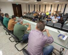 Os roubos de cargas resultados das vazadas, em que criminosos despejam os produtos dos caminhões com destino ao Porto de Paranaguá, diminuíram 80% no último trimestre