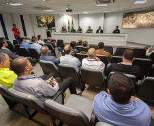 Os roubos de cargas resultados das vazadas, em que criminosos despejam os produtos dos caminhões com destino ao Porto de Paranaguá, diminuíram 80% no último trimestre