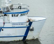 Durante todo o mês de junho, o Porto de Paranaguá vai receber o navio de ensino Ciências do Mar I, da Universidade Federal do Rio Grande do Sul. A embarcação está a serviço dos cursos de Ciências do Mar da Região Sul do Brasil e atenderá alunos do Centro de Estudos do Mar, da Universidade Federal do Paraná (UFPR), e da Universidade Estadual do Oeste do Paraná (Unioeste). Foto: Claudio Neves/APPA