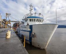 Durante todo o mês de junho, o Porto de Paranaguá vai receber o navio de ensino Ciências do Mar I, da Universidade Federal do Rio Grande do Sul. A embarcação está a serviço dos cursos de Ciências do Mar da Região Sul do Brasil e atenderá alunos do Centro de Estudos do Mar, da Universidade Federal do Paraná (UFPR), e da Universidade Estadual do Oeste do Paraná (Unioeste). Foto: Claudio Neves/APPA
