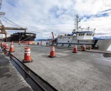 Durante todo o mês de junho, o Porto de Paranaguá vai receber o navio de ensino Ciências do Mar I, da Universidade Federal do Rio Grande do Sul. A embarcação está a serviço dos cursos de Ciências do Mar da Região Sul do Brasil e atenderá alunos do Centro de Estudos do Mar, da Universidade Federal do Paraná (UFPR), e da Universidade Estadual do Oeste do Paraná (Unioeste). Foto: Claudio Neves/APPA