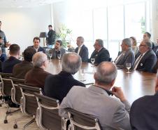 O governador Carlos Massa Ratinho Jr assinou autorização para contratação de empresa especializada em engenharia portuária para execução das obras de recuperação do Píer Público de Inflamáveis do Porto de Paranaguá.Foto Gilson Abreu/ANPr