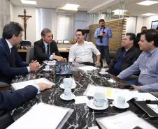 Governador carlos Massa Ratinho Junior durante encontro com o diretor - geral brasileiro da Itaipu Binacional, general Joaquin Silva e Luna  -  Foz do Iguaçu, 12/06/2019  -  Foto: Rodrigo Félix Leal/ANPr