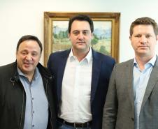 O governador Carlos Massa Ratinho Junior autorizou nesta segunda-feira (22) o repasse de R$ 4 milhões para o recape da Rua Marechal Deodoro da Fonseca, em União da Vitória, no Sul do Estado. A via é uma das mais importantes do município e atravessa quatro bairros, além de fazer a ligação da região Sul com o Sudoeste paranaense e também com Santa Catarina.Foto:Rodrigo Felix Leal /ANPr