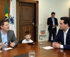 O governador Carlos Massa Ratinho Junior autorizou nesta segunda-feira (22) o repasse de R$ 4 milhões para o recape da Rua Marechal Deodoro da Fonseca, em União da Vitória, no Sul do Estado. A via é uma das mais importantes do município e atravessa quatro bairros, além de fazer a ligação da região Sul com o Sudoeste paranaense e também com Santa Catarina.Foto: Gilson Abreu /ANPr