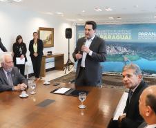 O governador Carlos Massa Ratinho Junior e o diretor-presidente da Itaipu, general Joaquim Silva e Luna, assinaram nesta quinta-feira (01), convênio para dar início à construção da segunda ponte ligando o Brasil ao Paraguai, em Foz do Iguaçu.Curitiba, 01-08-19.Foto: Arnaldo Alves / ANPr.