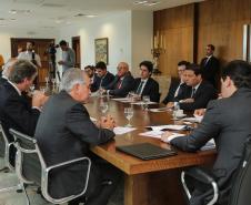 O governador Carlos Massa Ratinho Junior recebeu nesta quarta-feira (7), no Palácio Iguaçu, dirigentes da OnlyStars, que representam grupos empresariais chineses e portugueses no Brasil.    Curitiba, 05/08/2019 -Foto: Geraldo Bubniak/ANPr