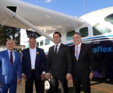 O Paraná passa a ter a maior malha aeroviária do País com o início nesta quarta-feira (07) do programa Voe Paraná. O novo pacote aéreo regional foi lançado pelo governador Carlos Massa Ratinho Junior no Aeroporto do Bacacheri, em Curitiba, e vai atender 12 cidades, de todas as regiões do Estado.Foto Gilson Abreu AENPr
