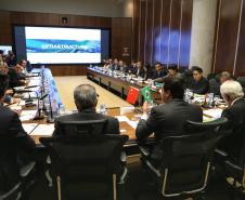 O governador Carlos Massa Ratinho Junior e técnicos da Secretaria de Infraestrutura e Logística apresentaram nesta quarta-feira (7) ao grupo China Merchants projetos ferroviários de curto, médio e longo prazos no Paraná