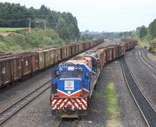 A Ferroeste (Estrada de Ferro Paraná Oeste S.A.) registrou o maior faturamento de sua história atingindo de janeiro até o dia 20 de agosto a marca de R$ 20,556 milhões. O resultado em menos de oito meses é superior a todo o ano de 2018, que registrou R$ 20,523 milhões. No ano passado, no mesmo período, a Ferroeste havia faturado R$ 14,34 milhões - o balanço deste ano é 43% superior.  Foto: Jaelson Lucas/AEN