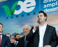 Um acordo assinado pelo governador Carlos Massa Ratinho Junior e o Grupo Latam Airlines vai abrir 71 novos voos no Estado. A empresa destaca que haverá ampliação de 17% das operações Paraná, fazendo do Estado o quarto maior mercado da companhia no Brasil. O anúncio feito nesta sexta-feira (30), no Palácio Iguaçu, em Curitiba.