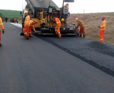 A PR-364, na região Centro-Oeste, está recebendo melhoria no trecho entre a BR-277, próximo a Guarapuava, até o final da pista pavimentada, logo após Goioxim, em uma extensão de 50,4 quilômetros