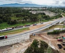 O governador Carlos Massa Ratinho Júnior inaugura nesta quinta-feira (10) , o viaduto da BR-277 e as obras de ampliação do Terminal de Contêineres de Paranaguá (TCP).Paranaguá, 09/10/2019 -  Foto: Geraldo Bubniak/AEN