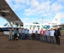 Dois potentes jatos de água batizaram simbolicamente as primeiras aeronaves que partiram com voos de Curitiba para o Interior do Estado inaugurando oficialmente, nesta terça-feira (22), o programa Voe Paraná. O voo 5545 partiu às 12h15 com destino à Guaíra, na região Oeste. O 5555 foi para União da Vitória, no extremo sul do Paraná. Antes disso, uma aeronave saiu de Campo Mourão, no Centro-Oeste, rumo à capitalFoto: Prefeitura de Campo Mourão