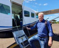 Dois potentes jatos de água batizaram simbolicamente as primeiras aeronaves que partiram com voos de Curitiba para o Interior do Estado inaugurando oficialmente, nesta terça-feira (22), o programa Voe Paraná. O voo 5545 partiu às 12h15 com destino à Guaíra, na região Oeste. O 5555 foi para União da Vitória, no extremo sul do Paraná. Antes disso, uma aeronave saiu de Campo Mourão, no Centro-Oeste, rumo à capital. Foto: Prefeitura de Francisco Beltrão