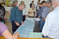 Governo e população discutem obra em Castro