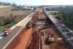 Foto da duplicação da PR-445 em andamento