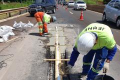 Manutenção de junta de viaduto da PR-445, em Londrina