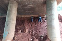 Obra de contenção dos taludes do viaduto sob a Avenida Barão do Rio Branco, em Cascavel