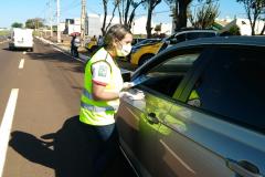 Funcionárias do DER e soldados da BPRv realizam blitz educativa