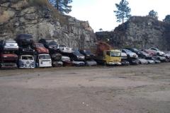 Sucatas de veículos na Pedreira do Atuba