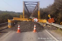 Ponte interditada