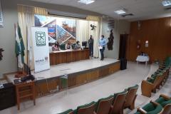 Sessão de abertura de envelopes no auditório do DER/PR