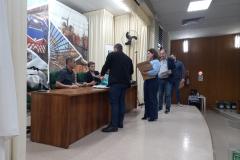 Sessão de abertura de envelopes no auditório do DER/PR