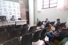 Abertura de envelopes de preço no auditório do DER/PR em Curitiba