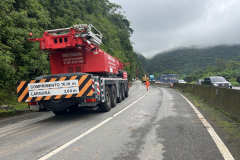 Guindaste do DER/PR na BR-277