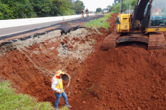 Serviços de recuperação da PR-445 em Londrina