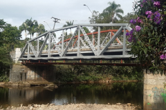 Ponte sobre o Rio Nhundiaquara em obras