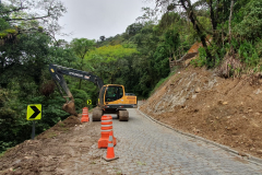Serviços de recuperação emergencial da Estrada da Graciosa no km 11+600