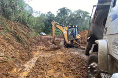 Limpeza de pista após escorregamento de materiais