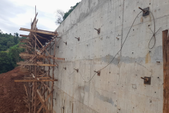 PR-182 em Salgado Filho - novo muro de contenção