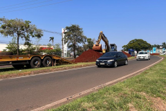 Sondagens e coleta de amostra de solo no local do futuro viaduto