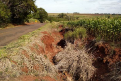 PR-461 em Flórida, trecho atingido por erosão