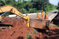 Início dos serviços da obra emergencial na ponte sobre o Ribeirão Paixão na PR-218, entre Paranavaí e Amaporã