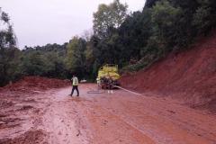Serviços do DER/PR em rodovias estaduais do Rio Grande do Sul