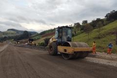 PR-239 obra de pavimentação entre Pitanga e Mato Rico