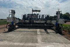 PR-180 em Quarto Centenário, início do novo pavimento de concreto