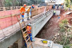 PR-323 Ponte Rio São Mateus lançamento de vigas