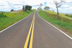 PR-364 entre Palmital e Laranjal com nova sinalização horizontal