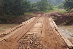 Ponte provisória sobre o Rio Jarcatiá