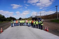 Comitiva DNIT e Goinfra em visita técnica à obra de restauração em concreto na PRC-280