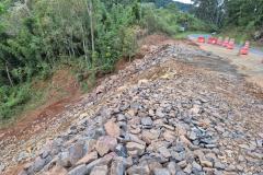 PR-170 em Bituruna serviços de retaludamento