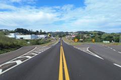 Serviços de reforço da sinalização na PR-180 em Francisco Beltrão