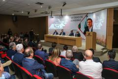 O governador Carlos Massa Ratinho Junior participa de reunião com associados do Sinduscon-PR  nesta terça-feira (7) apresentando um balanço dos 120 dias de gestão do Estado.   Curitiba, 07/05/2019 -  Foto: Geraldo Bubniak/ANPr