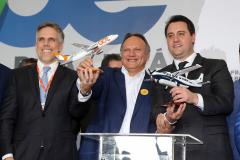 O Paraná passa a ter a maior malha aeroviária do País com o início nesta quarta-feira (07) do programa Voe Paraná. O novo pacote aéreo regional foi lançado pelo governador Carlos Massa Ratinho Junior no Aeroporto do Bacacheri, em Curitiba, e vai atender 12 cidades, de todas as regiões do Estado.Foto Gilson Abreu AENPr